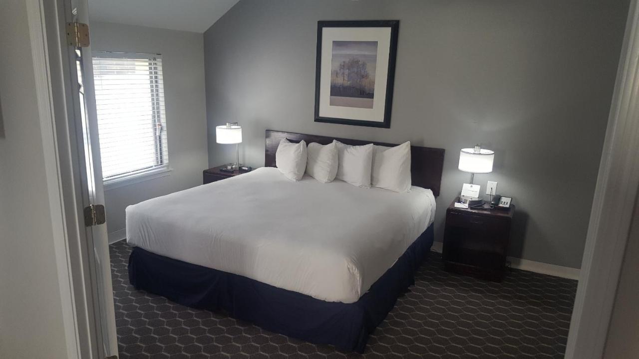Sterling Hotel And Suites Clive エクステリア 写真