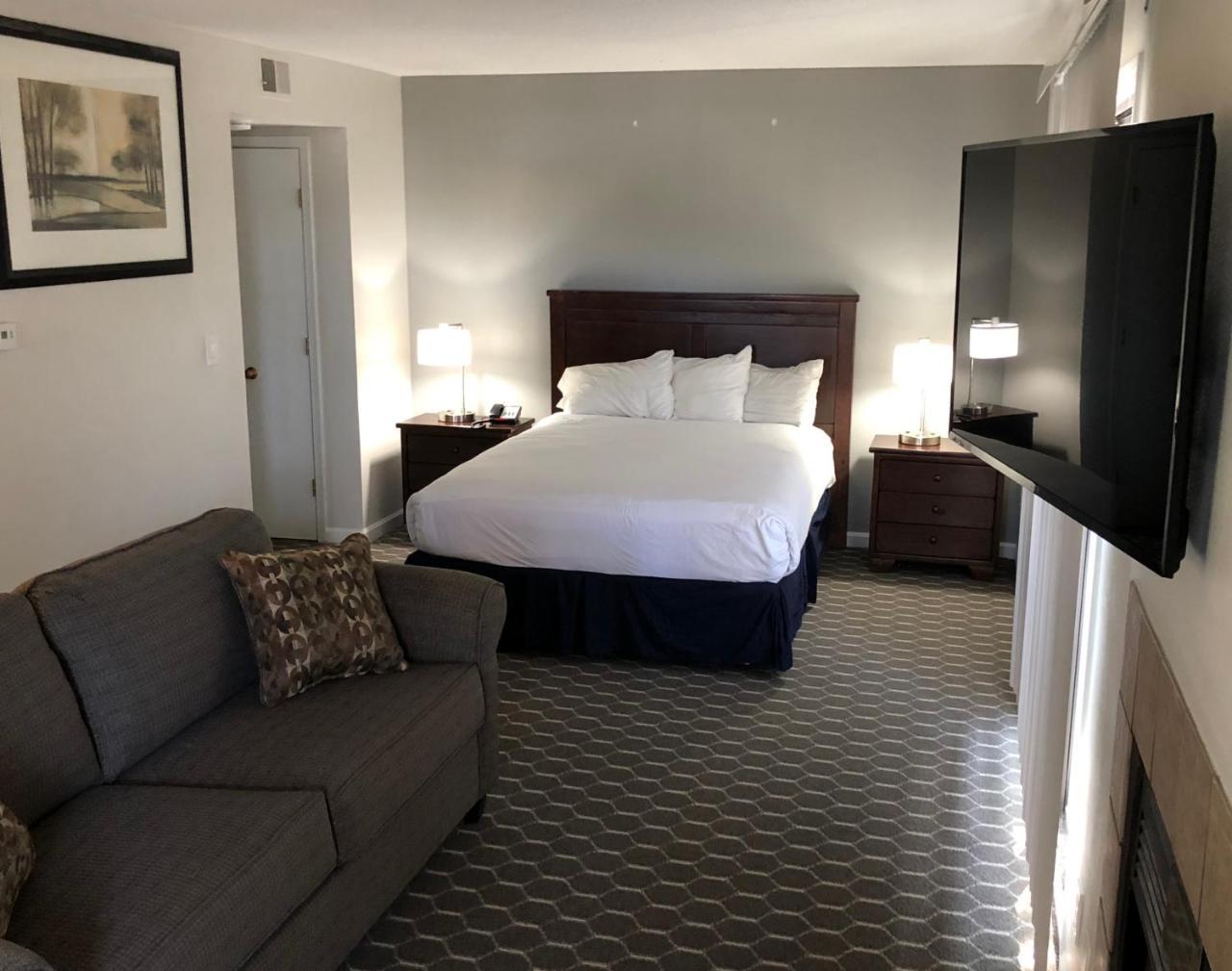 Sterling Hotel And Suites Clive エクステリア 写真