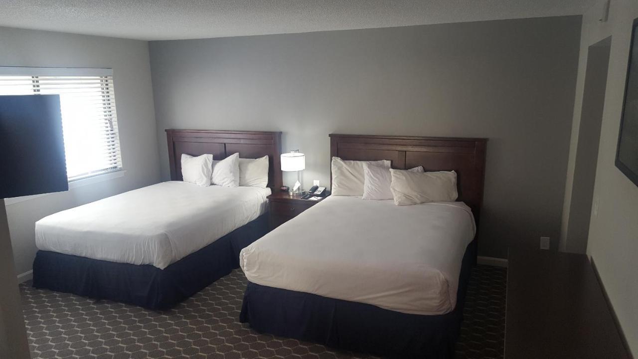 Sterling Hotel And Suites Clive エクステリア 写真